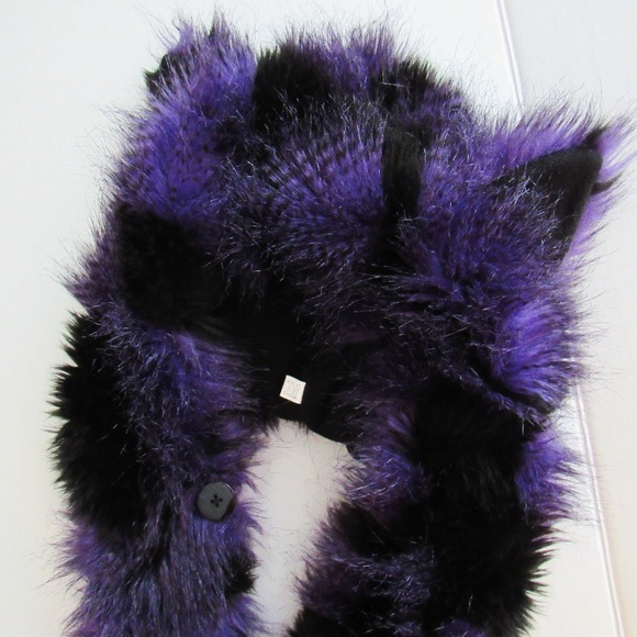 Fluffy Animal Hood Scarf With Paws - Picture 6 of 8